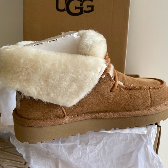 New in box. UGG Women’s Diara Boot Slipper Chestnut Size 5 - Picture 3 of 8